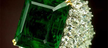 Birthstone Feature: Check Out the Fascinating History of the Smithsonians Chalk Emerald