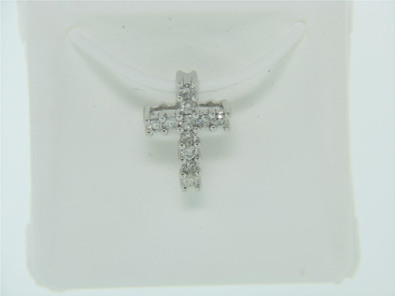 14K YELLOW GOLD CABLE CHAIN WITH A SMALL MOON AND STAR SET WITH .04CTTW ROUND I1 CLARITY & HI COLOR DIAMONDS