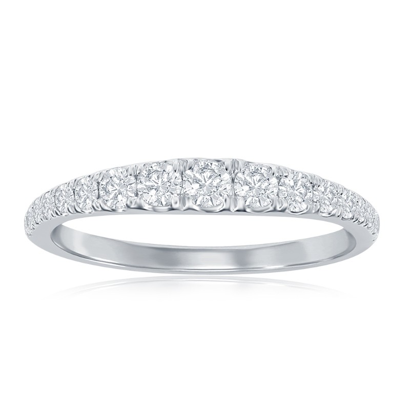 14K White Gold Graduated Diamond Band