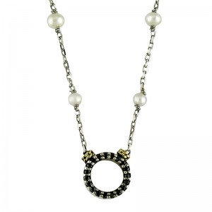 Blanco Y Negro Round Prong Pearl Necklace