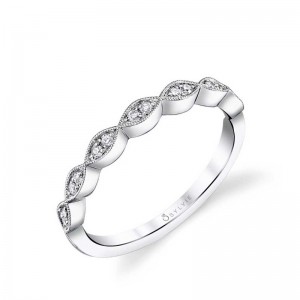 14K WHITE GOLD SCALLOPED BAND WITH .10TWT ROUND SI2 CLARITY & HI COLOR DIAMONDS