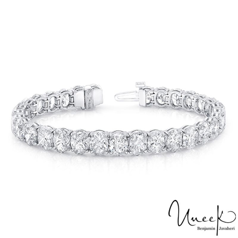 Round Curved Diamond Wedding Ring