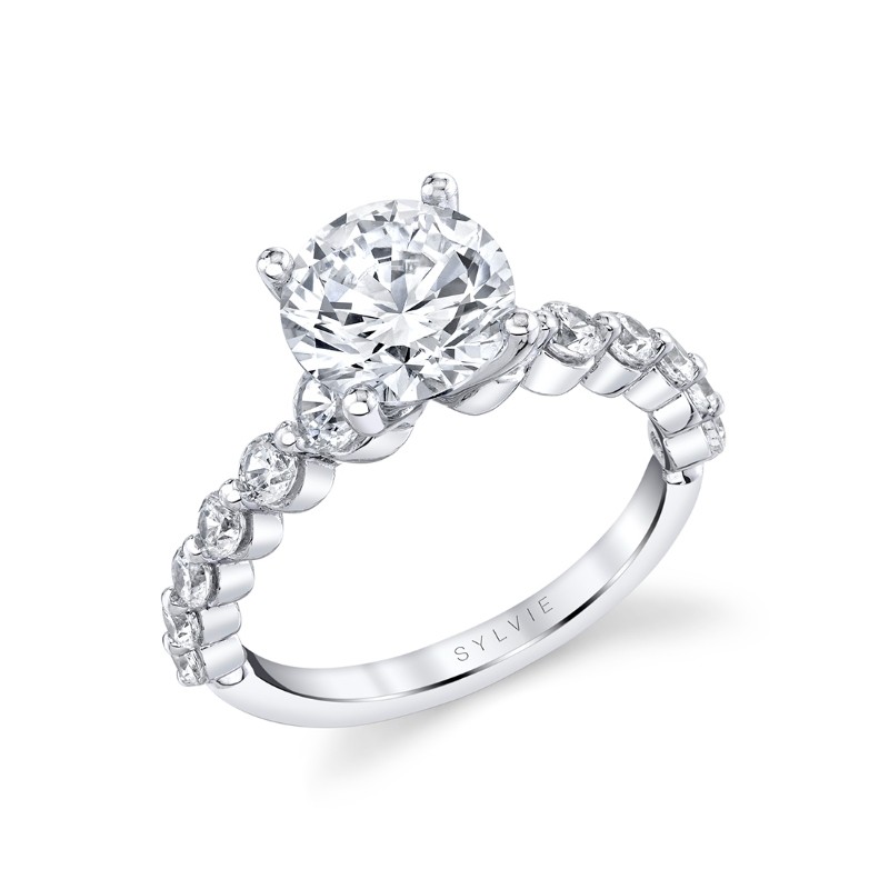 Round Cut Classic Engagement Ring - Gisele