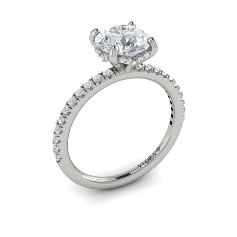 Elegant Classic Engagment Ring