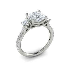 Vlora Classic, Three Stone Engagement Ring