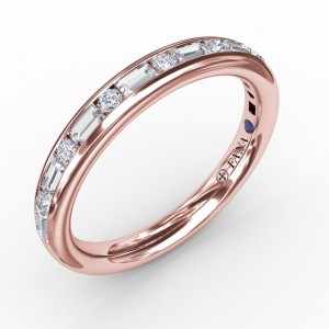 Alternating Baguette and Round Diamond Band