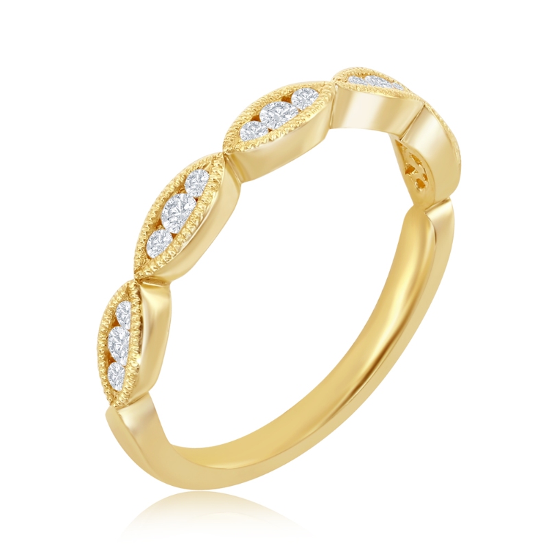 14K Yellow Gold Scalloped Diamond Band
