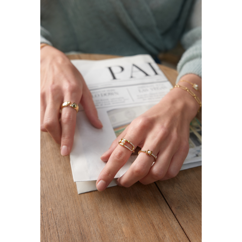 Gold Pearl Sparkle Interlock Ring