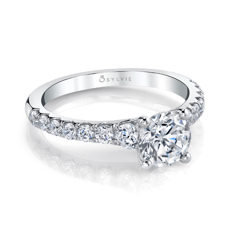 Round Cut Classic Engagement Ring - Veronique